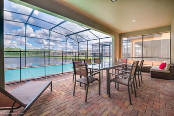 Pool 98 of 199