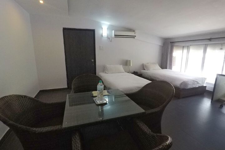 Room 5 of 20