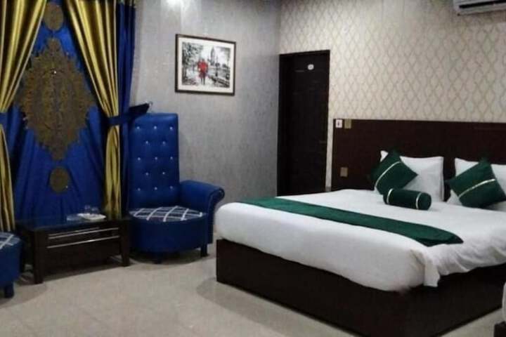 Room 7 of 17