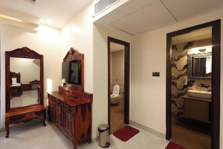 Room 98 of 136