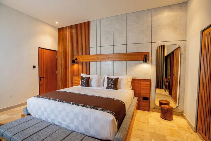 Room 6 of 20