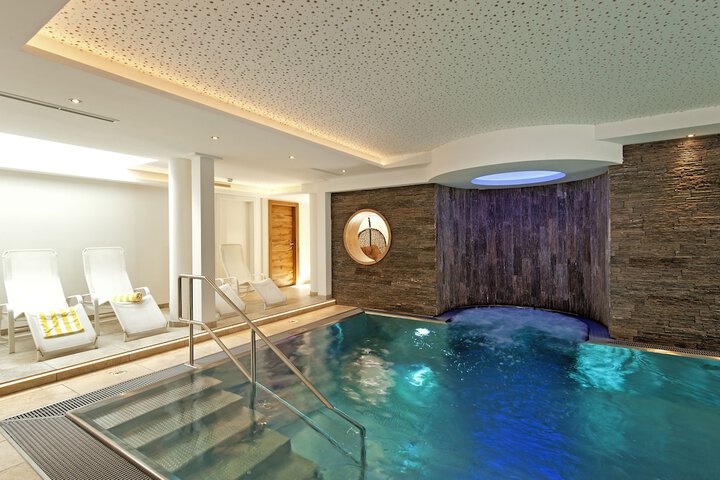 Pool 70 of 91