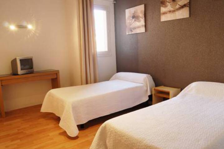Room 2 of 4