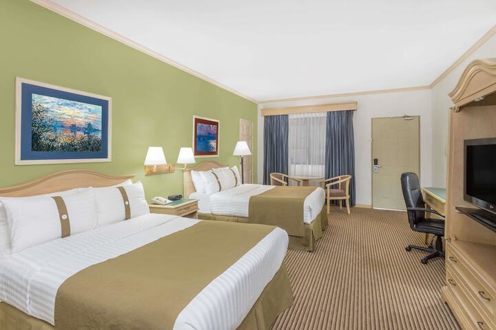 Room 8 of 33