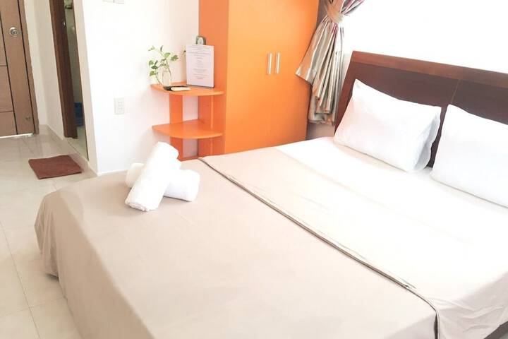 Room 7 of 32