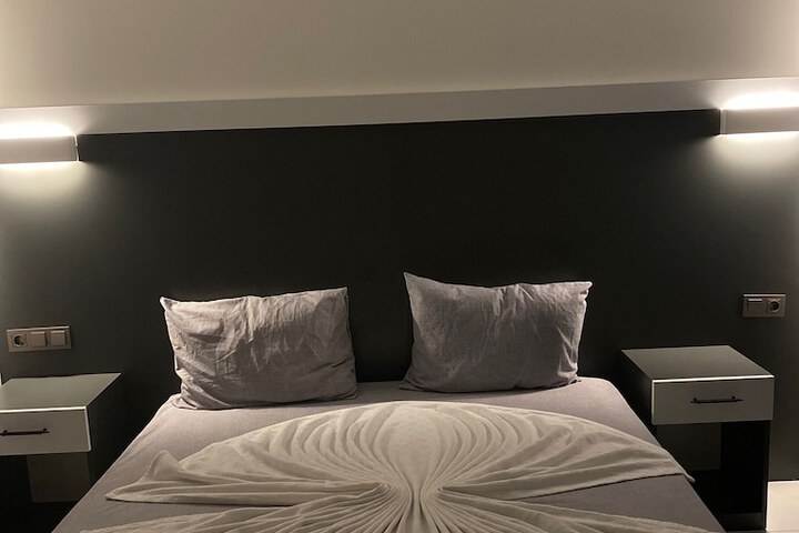 Room 6 of 22