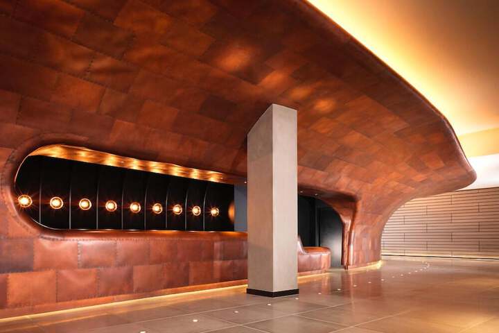 Entrance & Lobby