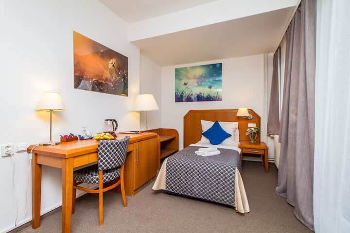 Room 9 of 59