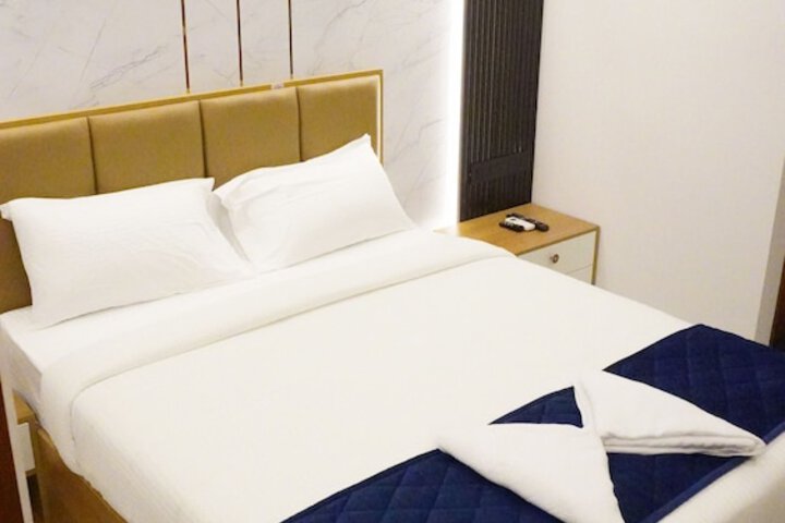 Room 10 of 56