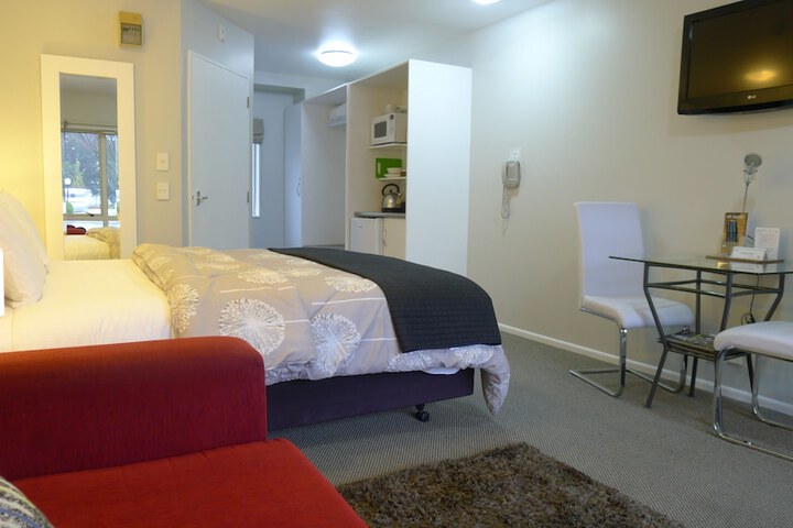 Room 6 of 55