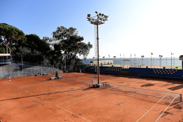 Tennis court