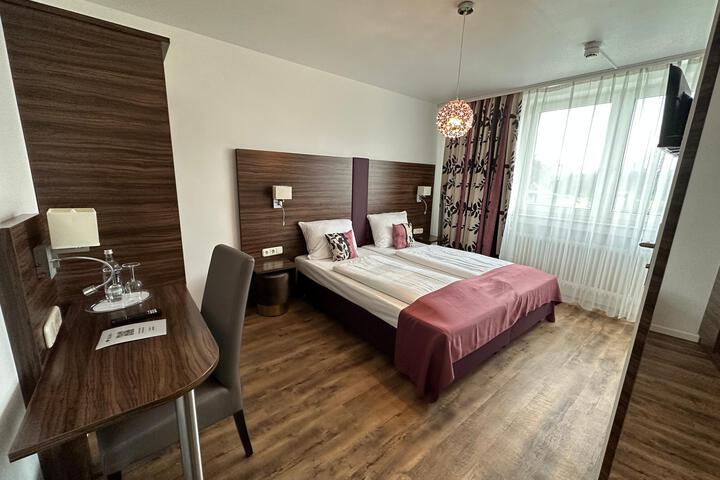 Room 3 of 8