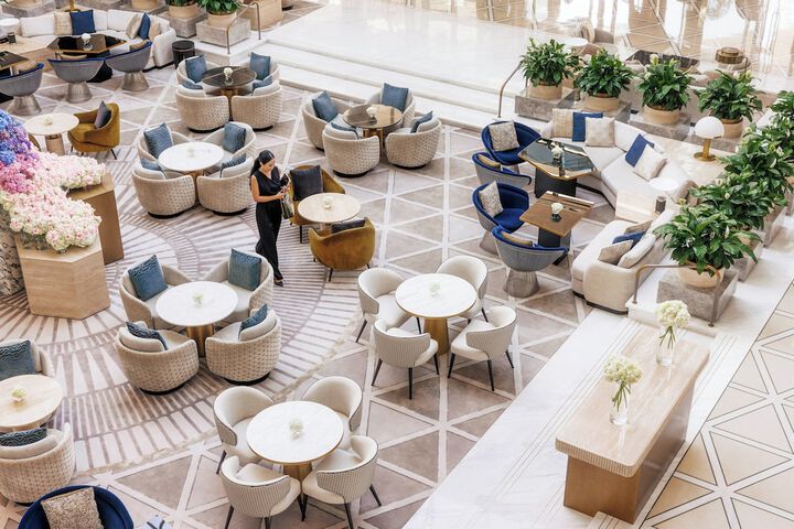 Entrance & Lobby