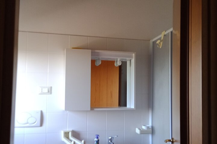 Room 14 of 37