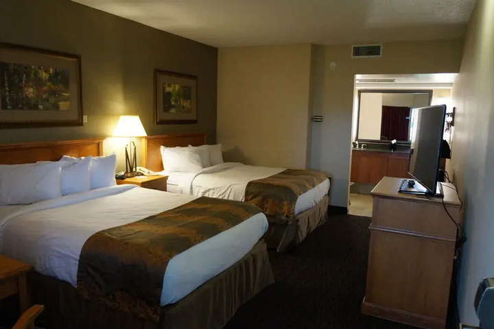 Room 6 of 35