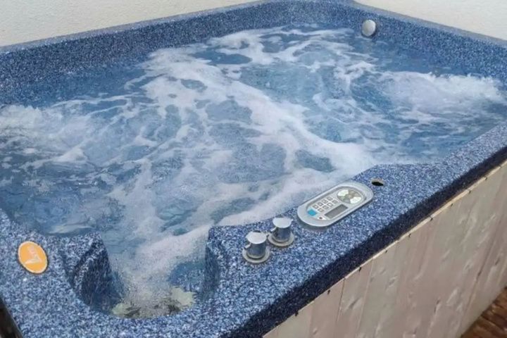 Pool 12 of 20