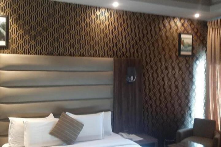 Suite Room