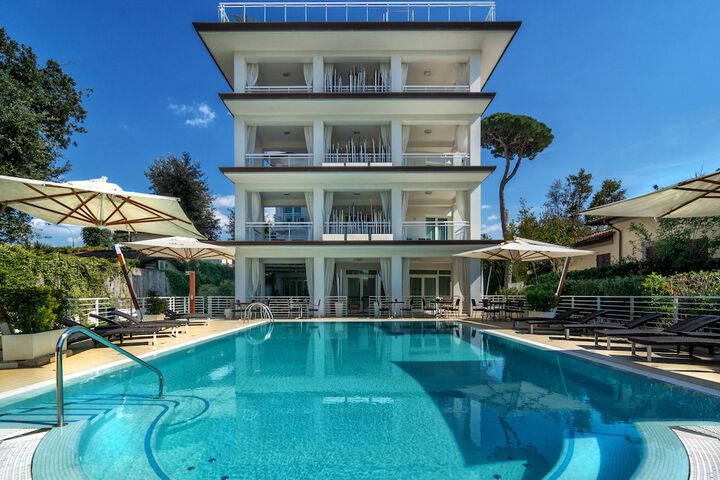 Hero Image 1 of 31