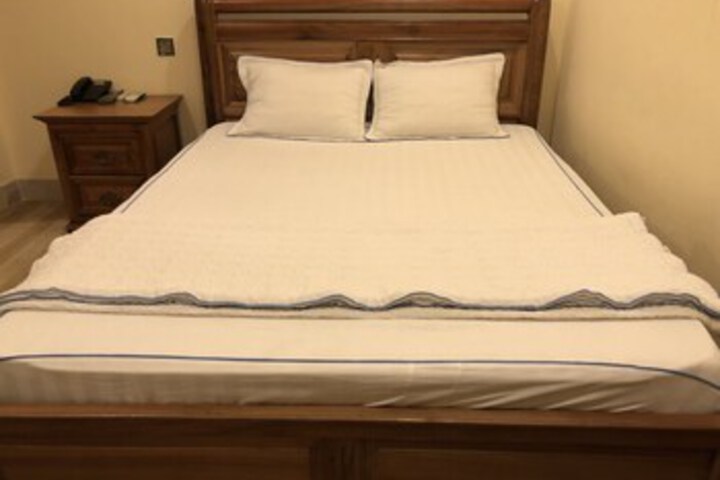 Room 10 of 20