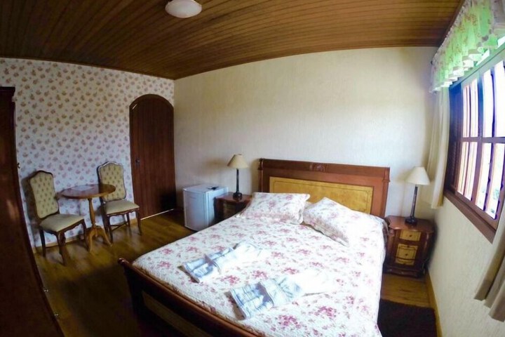 Room 3 of 18