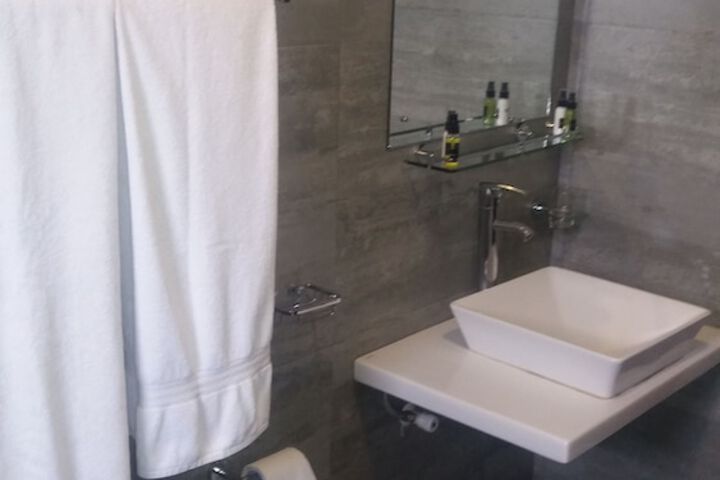 Room 14 of 22