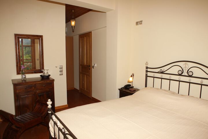 Room 2 of 35