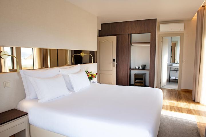 Room 34 of 85