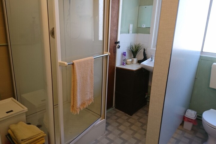 Room 27 of 46