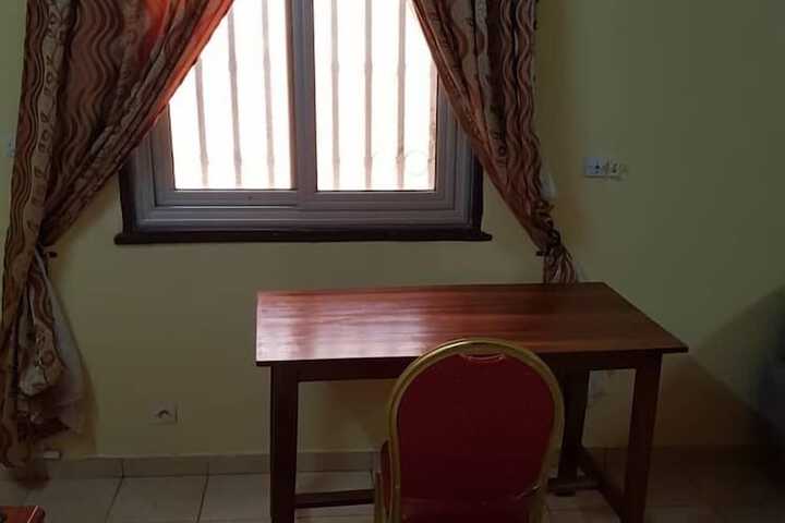 Room 8 of 16