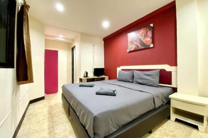 Room 15 of 53
