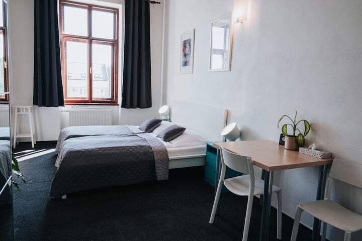 Room 8 of 70
