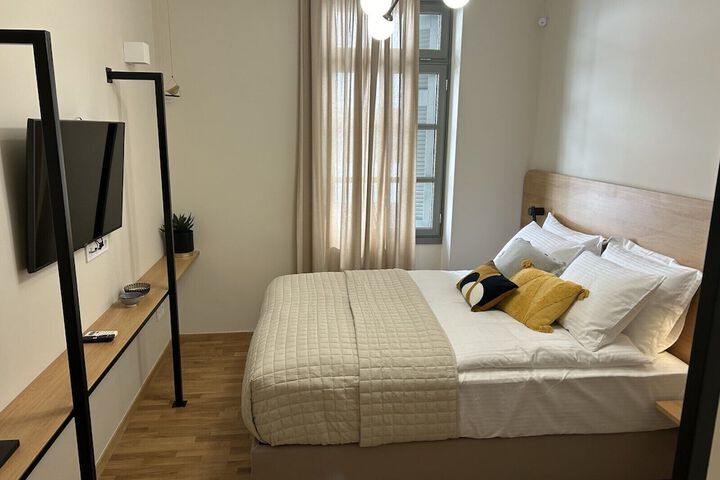 Room 25 of 86