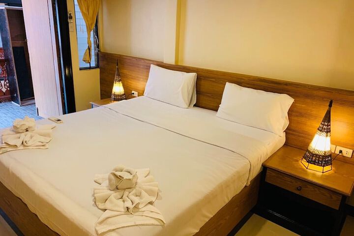 Room 14 of 93