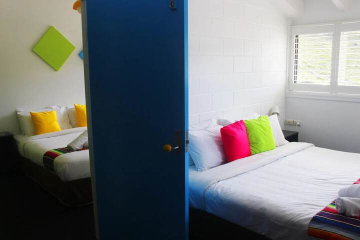Room 2 of 39