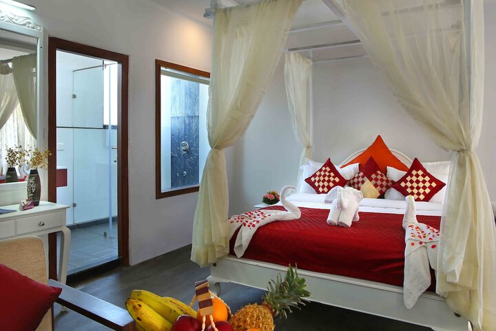 Room 3 of 10