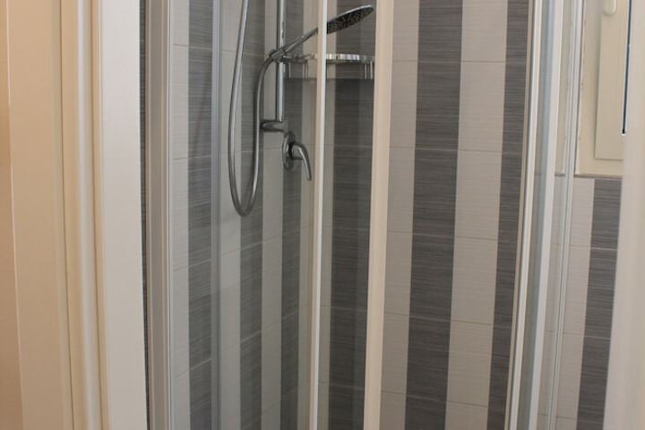 Room 32 of 47
