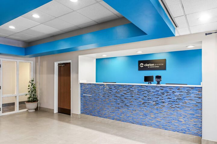 Entrance & Lobby