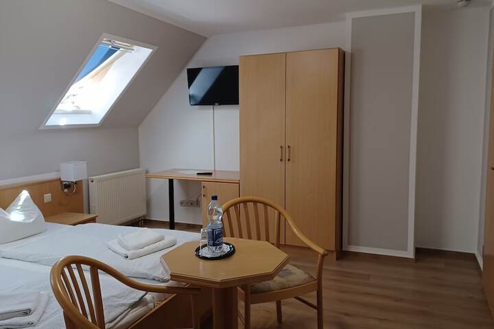 Room 3 of 23