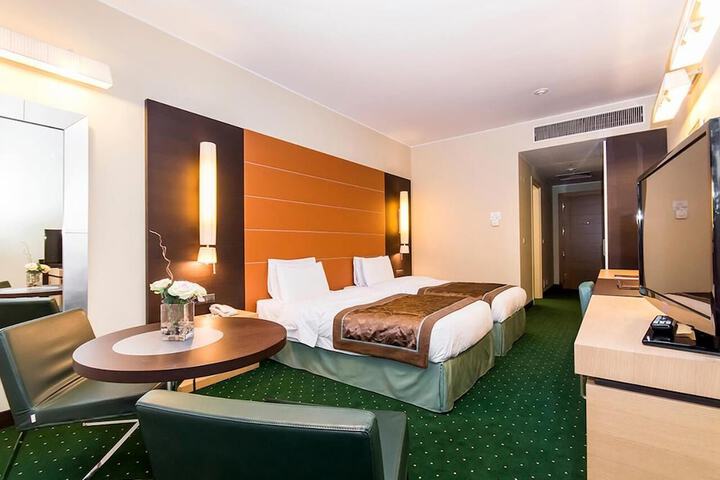 Room 20 of 35