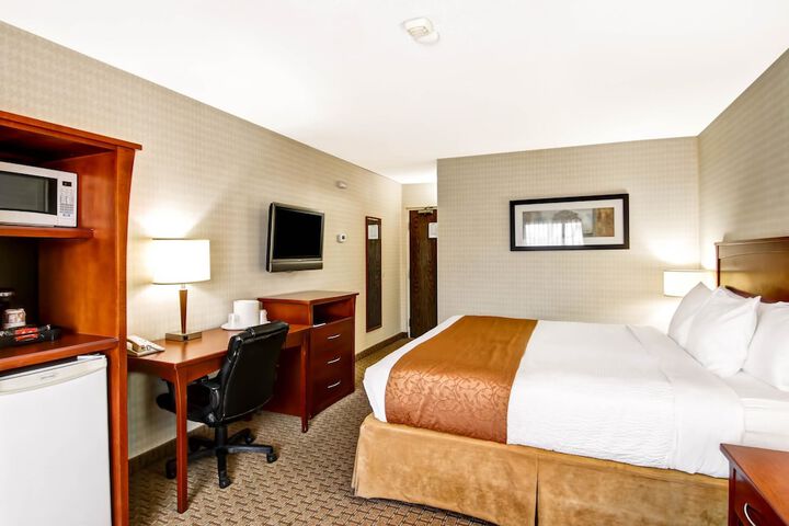 Room 9 of 33