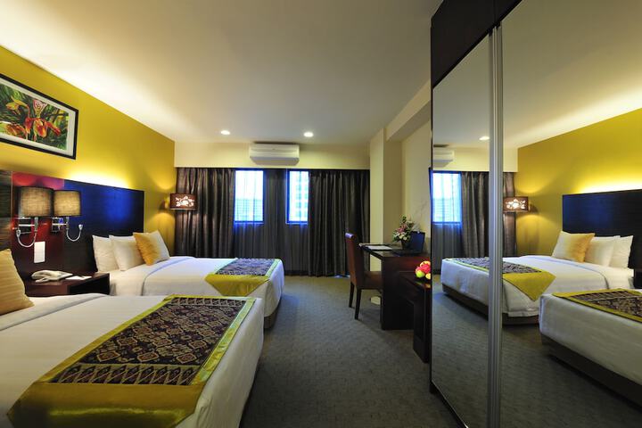 Room 7 of 68