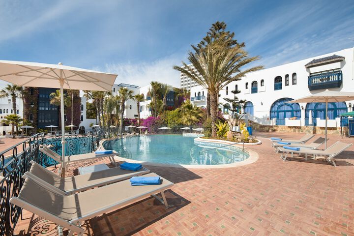 Hotel with Pool