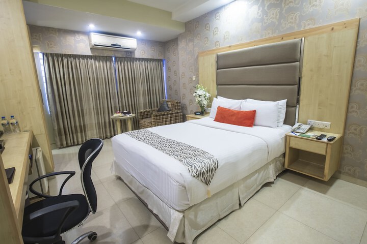 Room 4 of 61