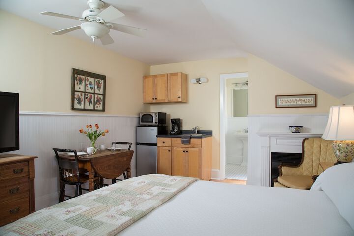 Room 2 of 61