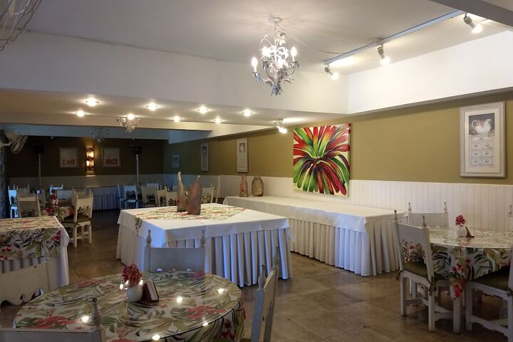Dining 39 of 57
