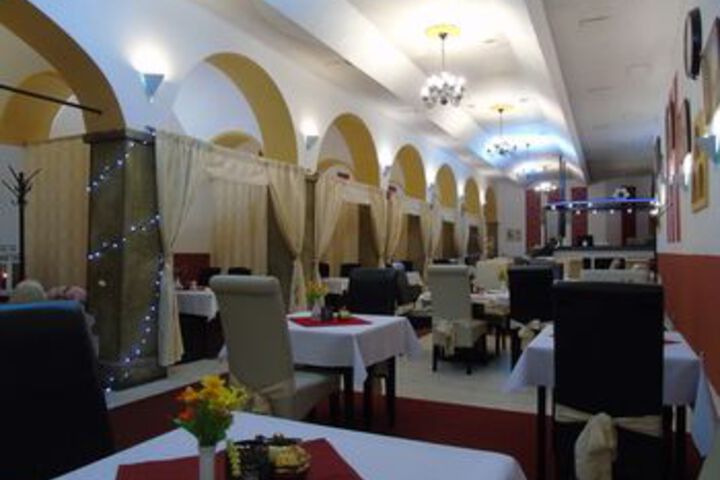 Dining 36 of 43