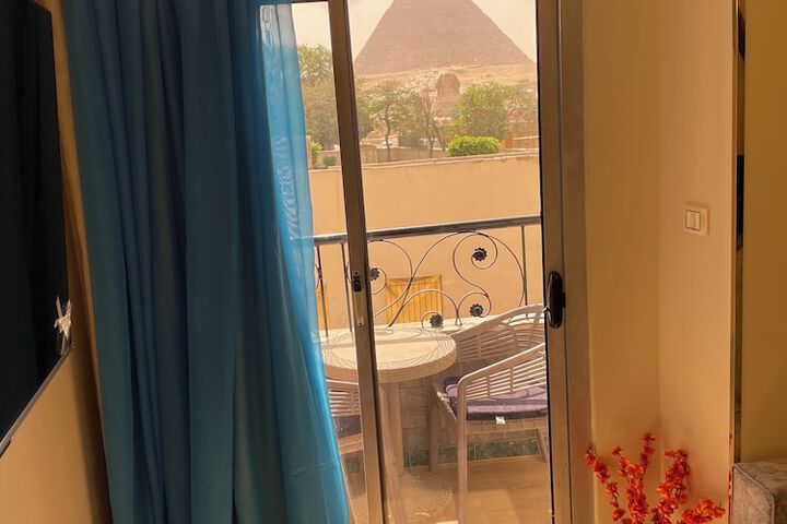 Room 13 of 196
