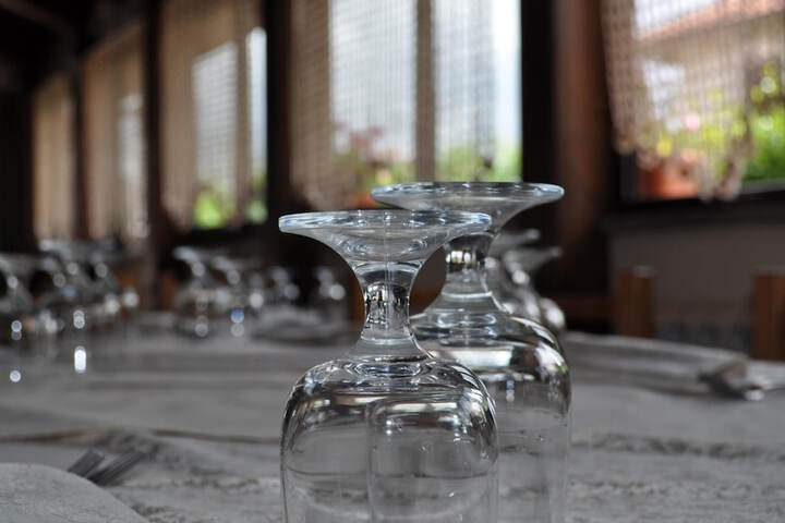 Dining 33 of 52