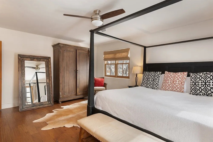Room 5 of 23