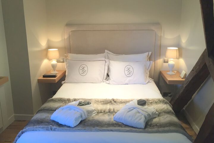Room 5 of 105